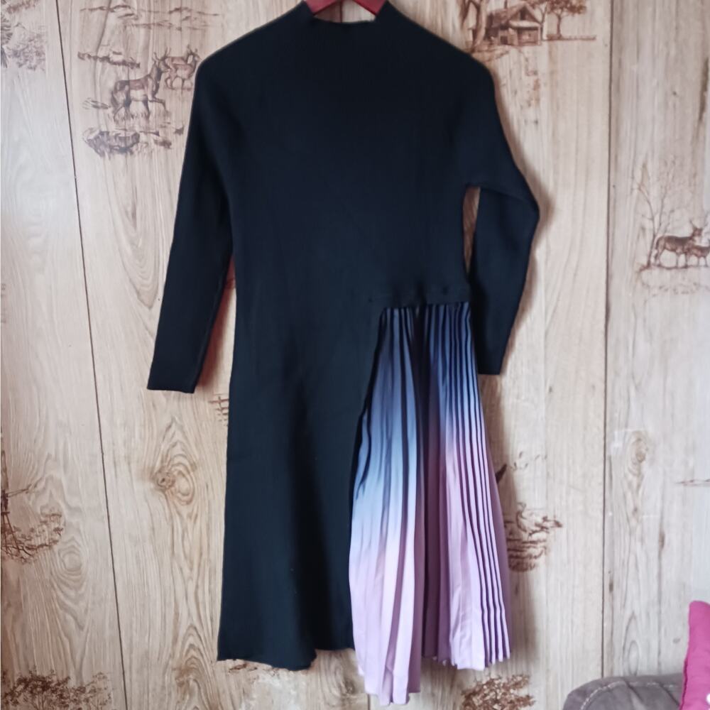As Seen On T.V Gradient Pleated Splicing Knit Dress in Black Size Small - Picture 6 of 10